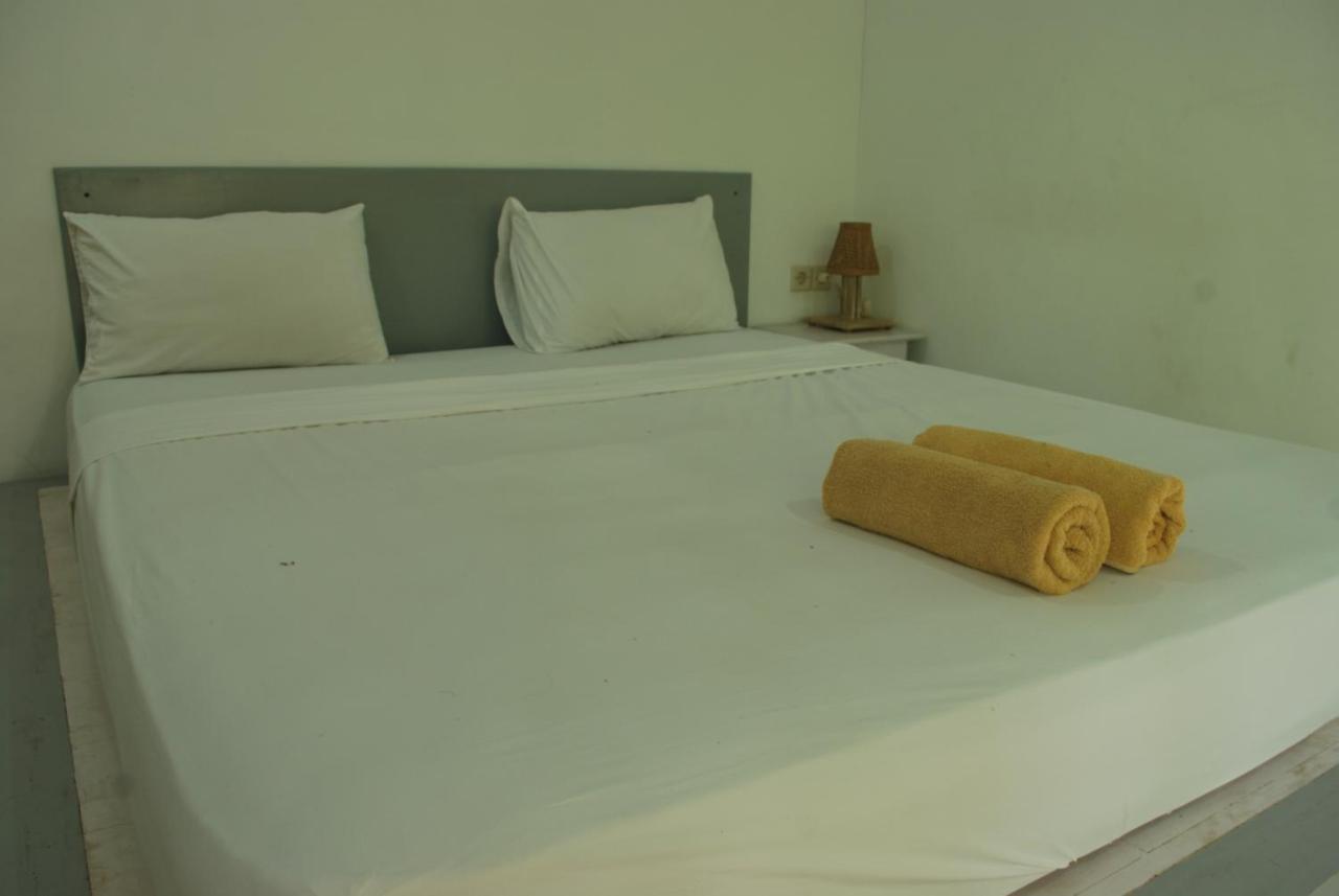 Gili Smile Bungalow Джили Трауанган Екстериор снимка