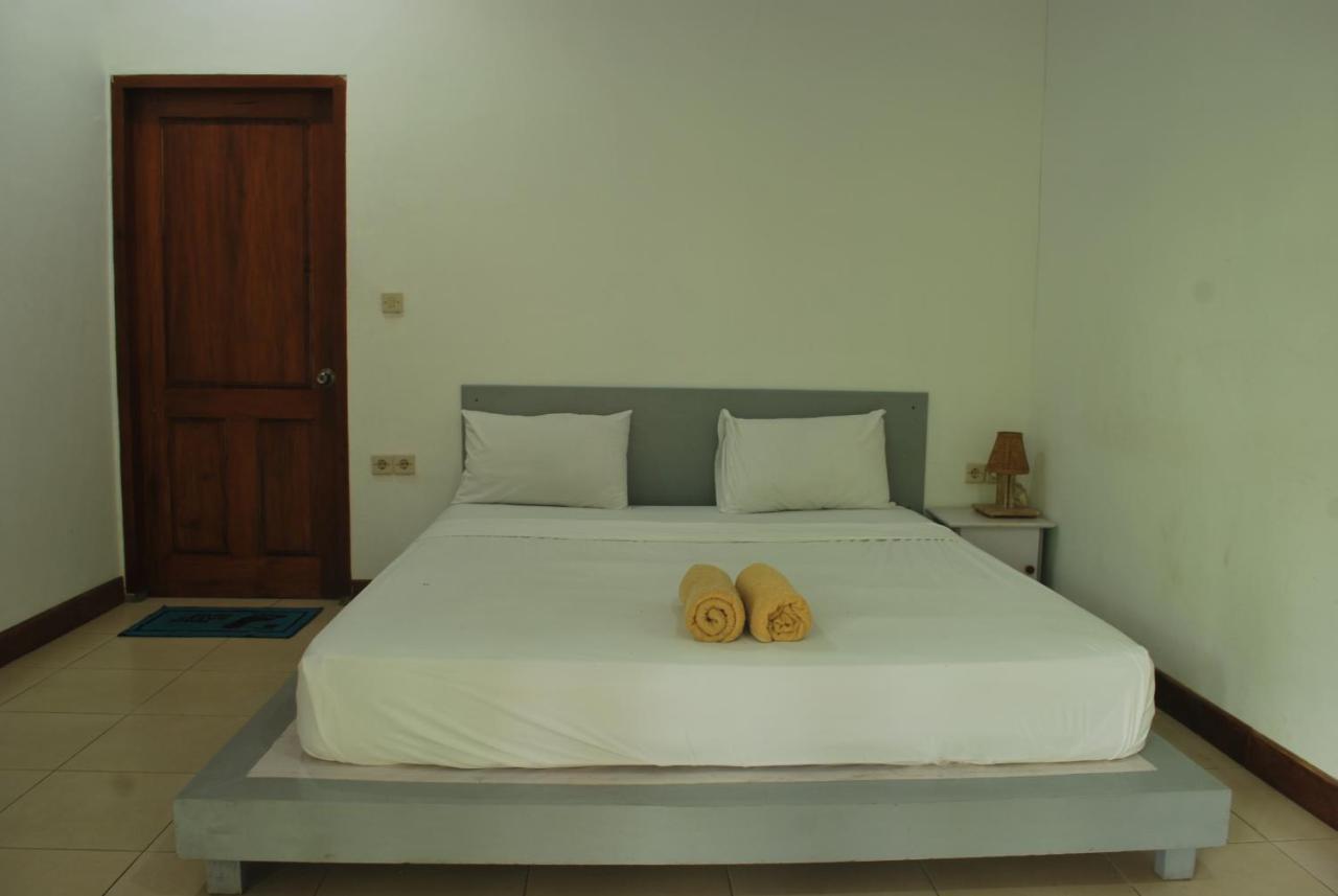 Gili Smile Bungalow Джили Трауанган Екстериор снимка