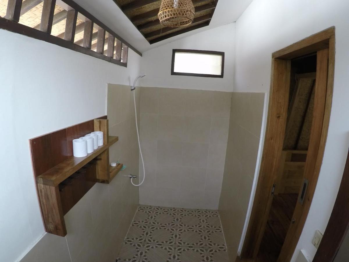 Gili Smile Bungalow Джили Трауанган Екстериор снимка