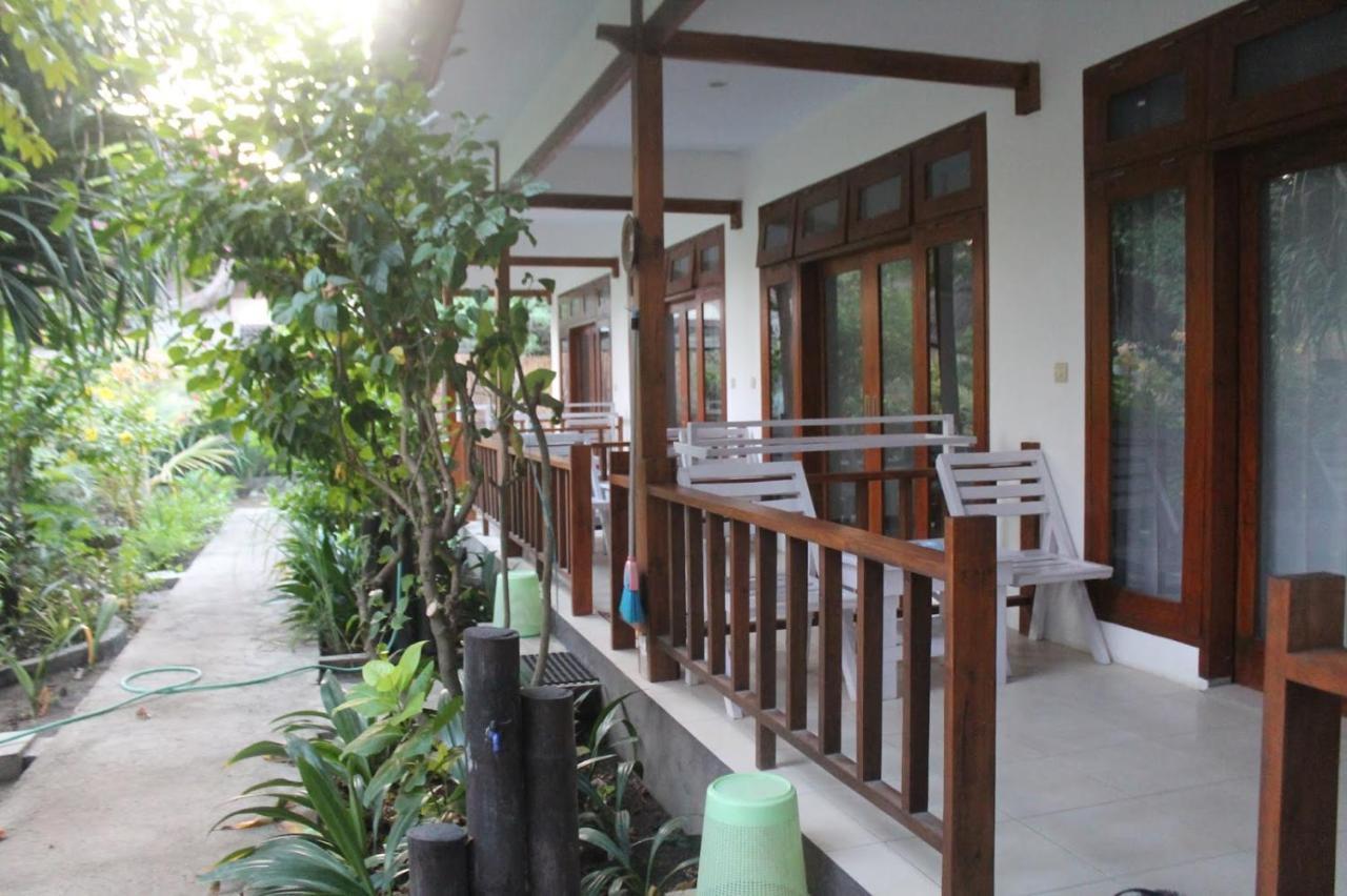Gili Smile Bungalow Джили Трауанган Екстериор снимка