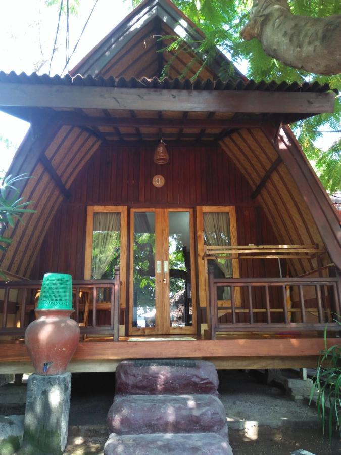 Gili Smile Bungalow Джили Трауанган Екстериор снимка