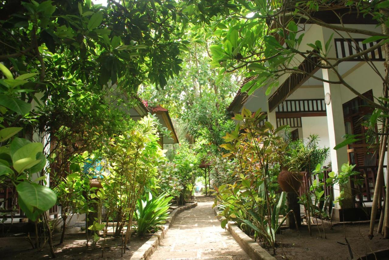 Gili Smile Bungalow Джили Трауанган Екстериор снимка