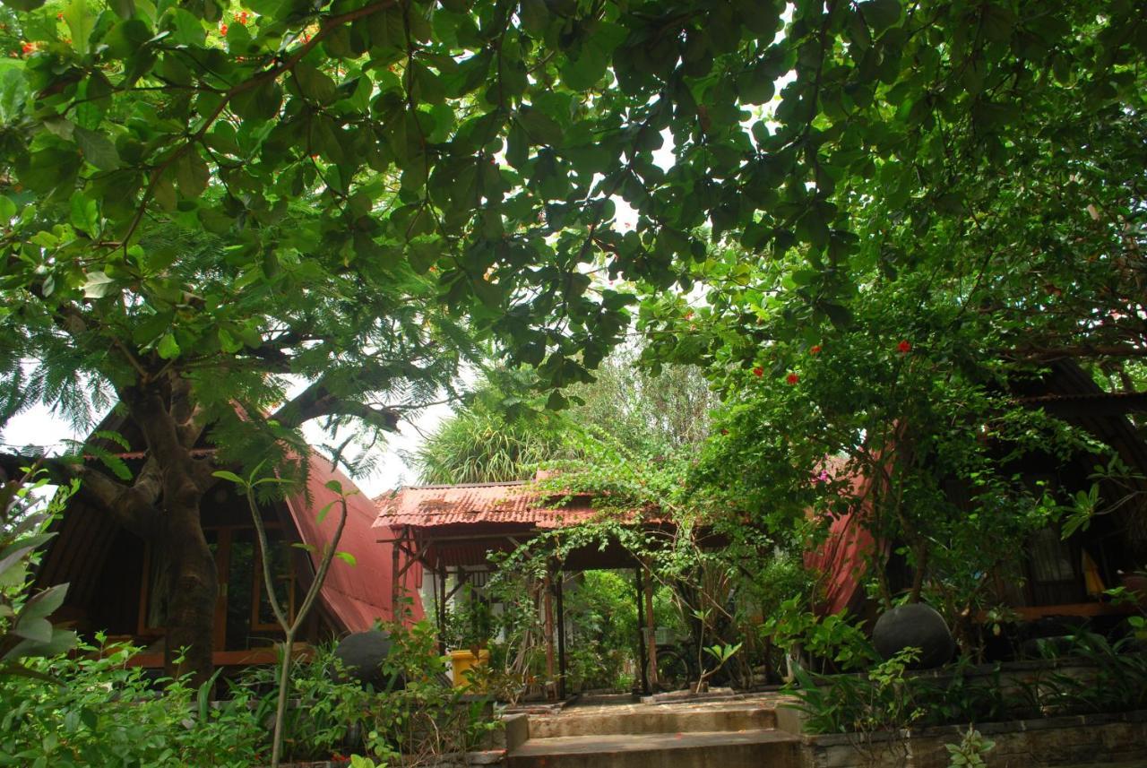 Gili Smile Bungalow Джили Трауанган Екстериор снимка