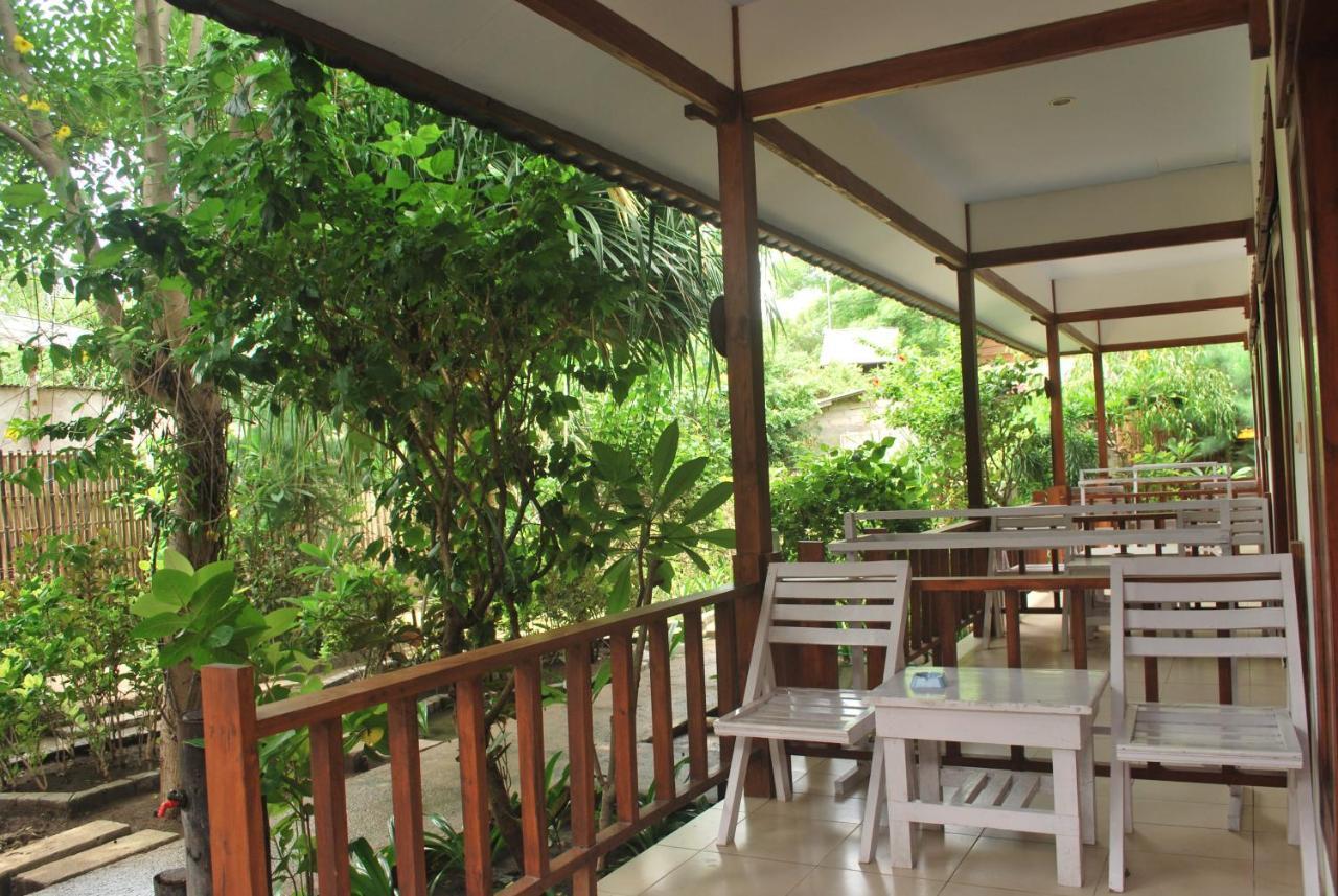 Gili Smile Bungalow Джили Трауанган Екстериор снимка