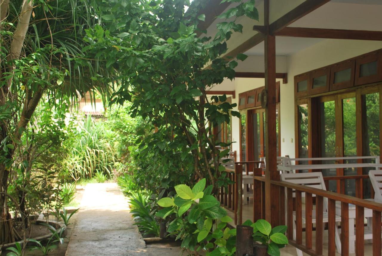 Gili Smile Bungalow Джили Трауанган Екстериор снимка