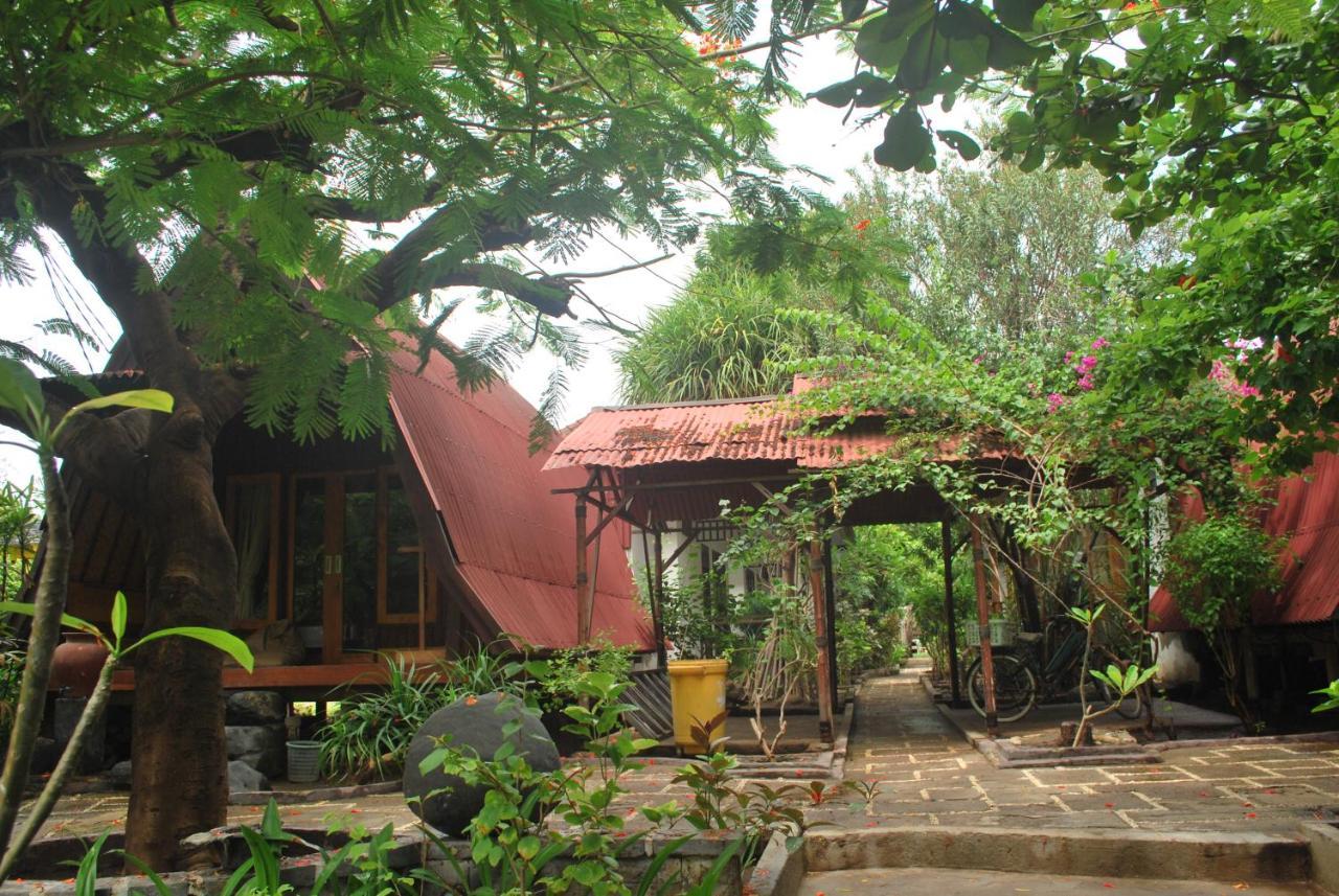 Gili Smile Bungalow Джили Трауанган Екстериор снимка
