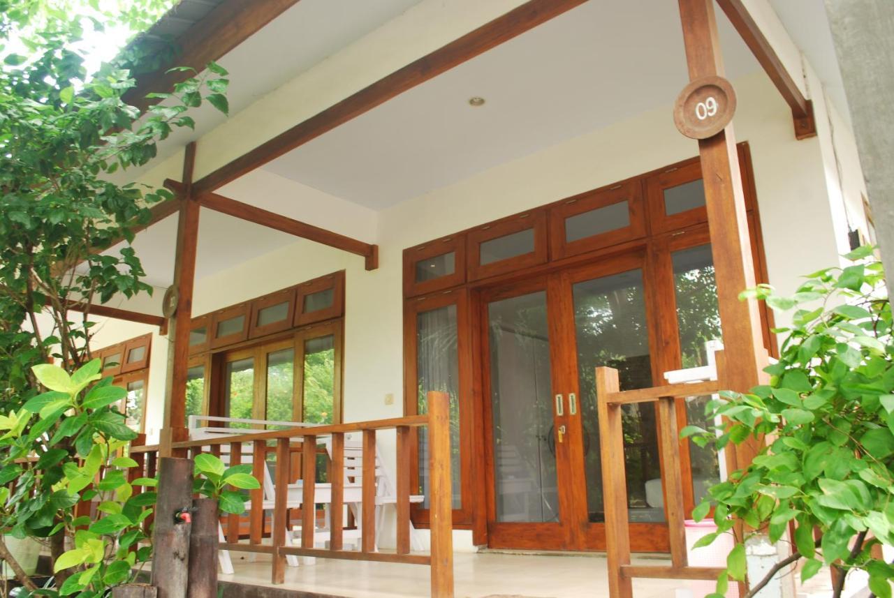 Gili Smile Bungalow Джили Трауанган Екстериор снимка