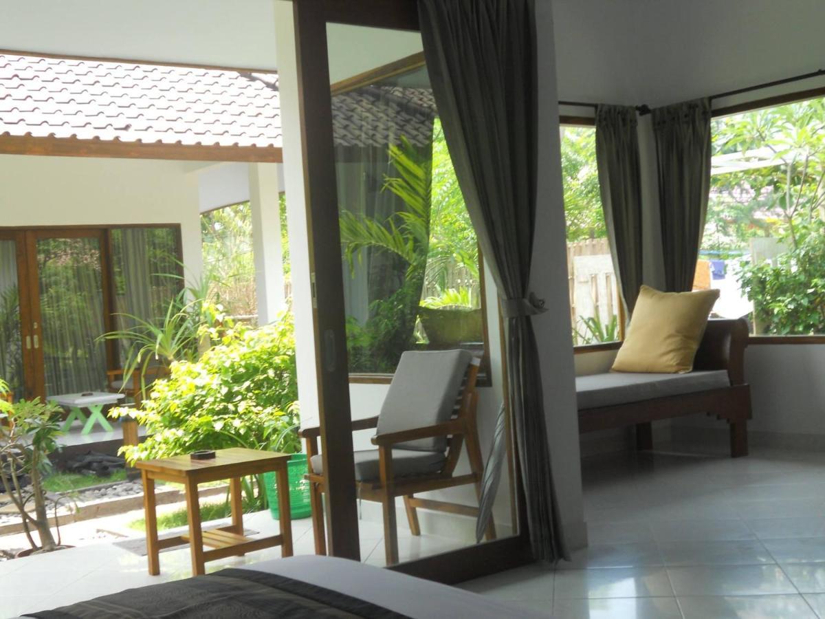 Gili Smile Bungalow Джили Трауанган Екстериор снимка