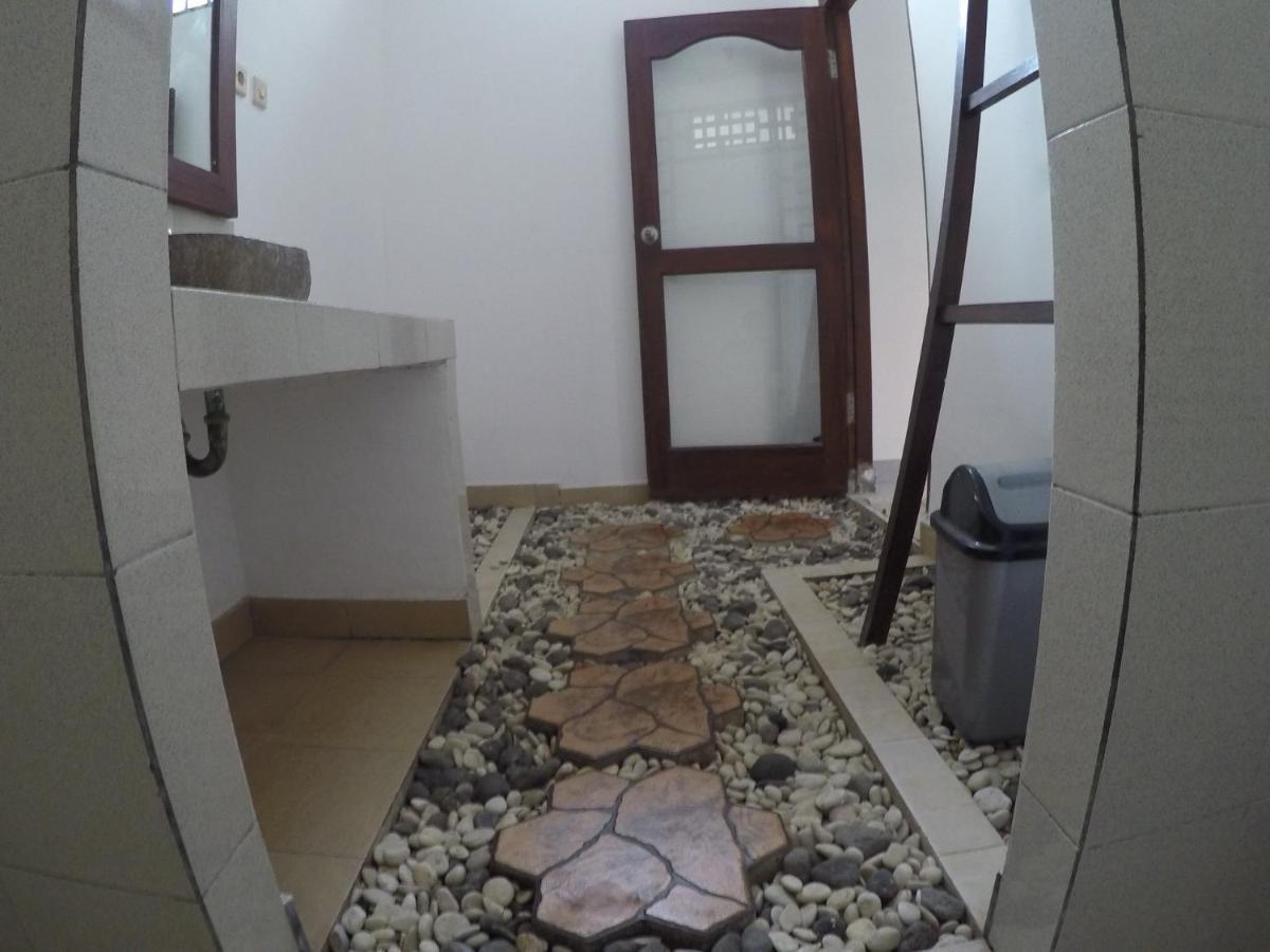 Gili Smile Bungalow Джили Трауанган Екстериор снимка